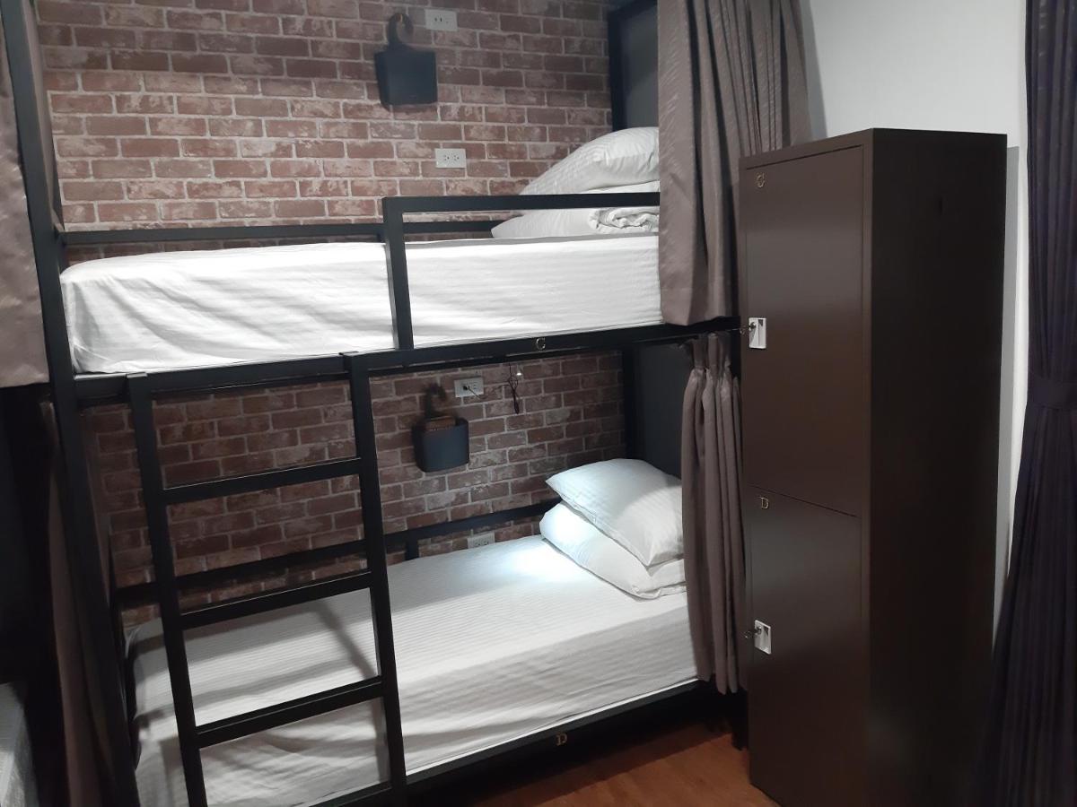 Quiet Hostel - Minquan Inn Tainan Zewnętrze zdjęcie
