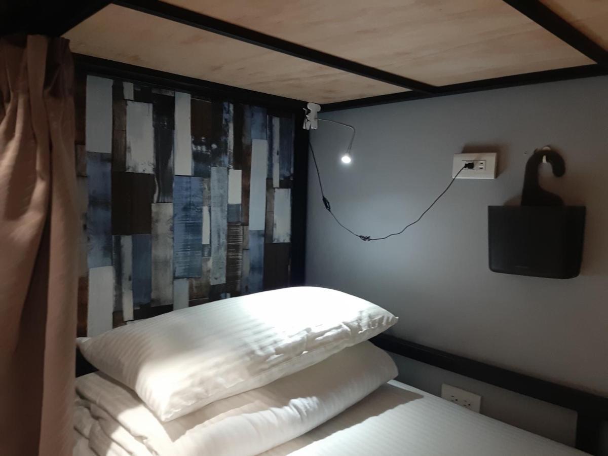 Quiet Hostel - Minquan Inn Tainan Zewnętrze zdjęcie
